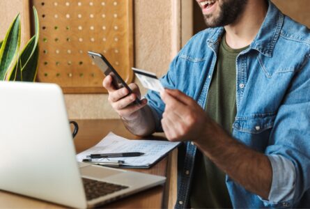 Image Comportements et stratégies d’achat B2B : ce que tout vendeur devrait savoir