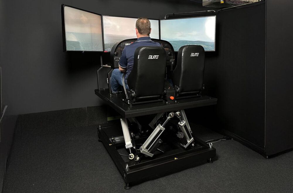Elite review : flight simulator